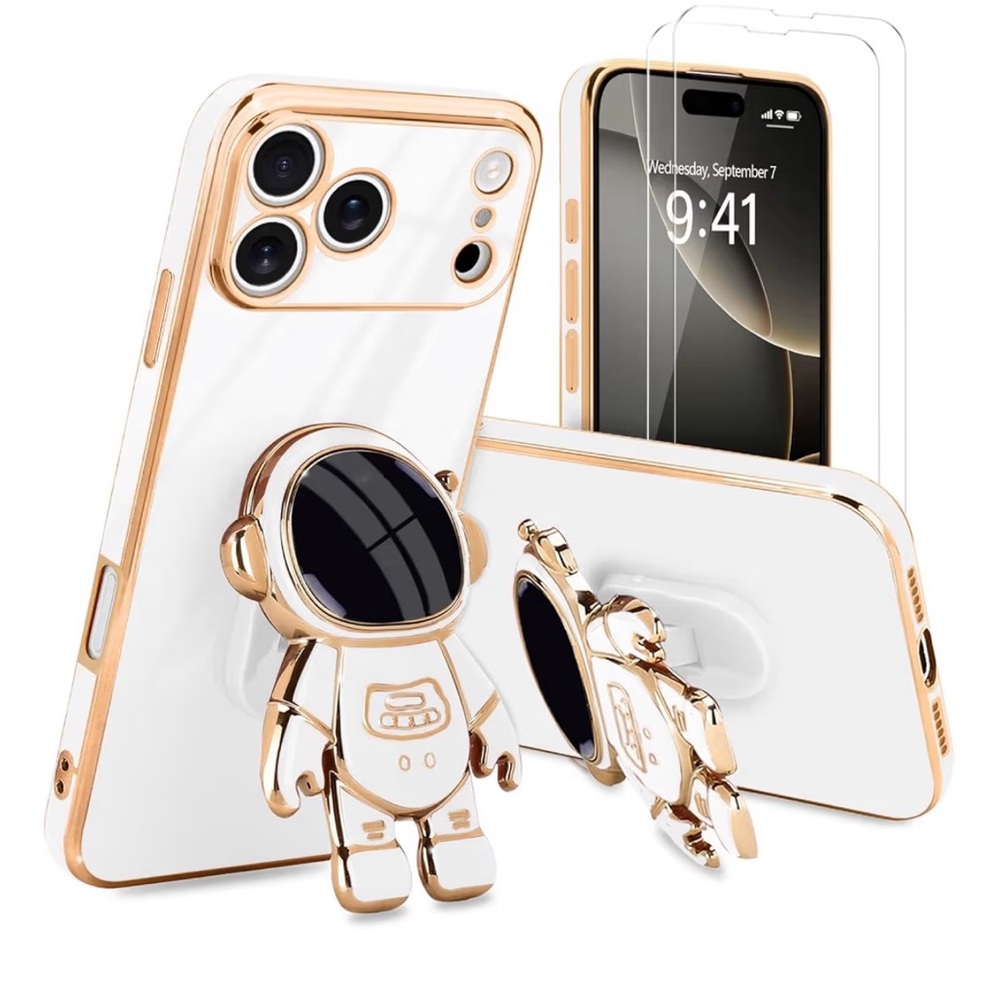 iPhone 17 Pro Max Case with Astronaut Stand